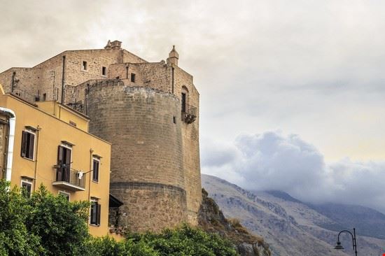 castello di Carini Carini Fabianodp - Shutterstock Fabianodp