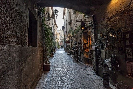 Souvenir Orvieto Frank Bach - Shutterstock Frank Bach