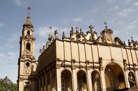 Cattedrale della Santissima Trinità Addis Abeba affini4 - Shutterstock affini4