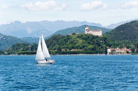 Angera sergiopazzano - Shutterstock sergiopazzano