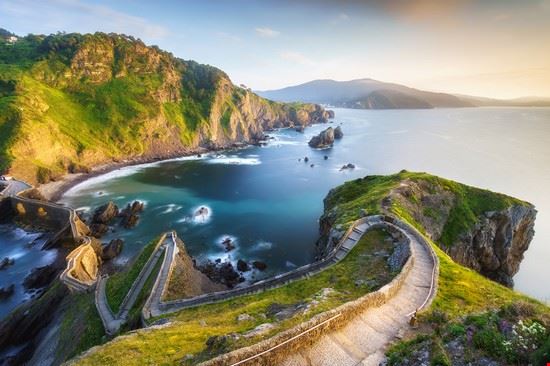 San Juan de Gaztelugatxe Bermeo Mimadeo - Shutterstock Mimadeo