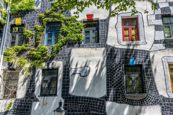 Hundertwasserhaus Vienna Jaione_Garcia / Shutterstock.com Jaione_Garcia / Shutterstock.com