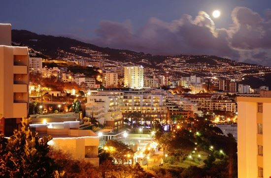  Madeira hdsidesign - Shutterstock hdsidesign