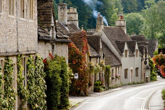  Castle Combe Adwo - Shutterstock Adwo