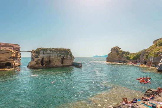 Isola La Gaiola - futureGalore / Shutterstock.com - futureGalore / Shutterstock.com
