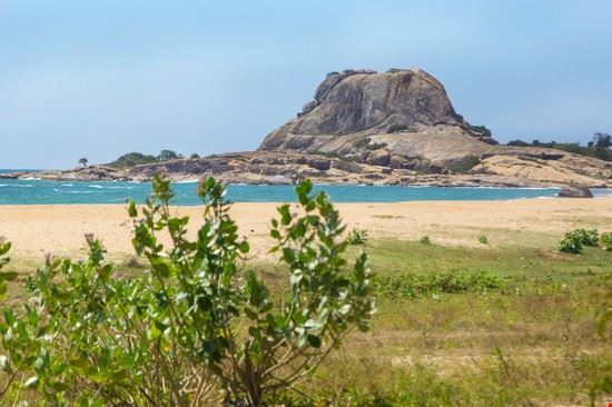 Elephant Rock Arugam Bay paul prescott - Shutterstock paul prescott