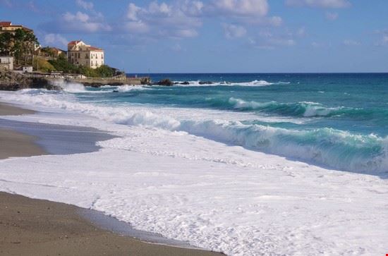  Diamante LianeM - Shutterstock LianeM