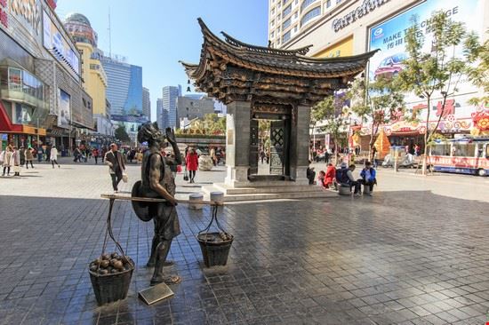  Kunming outcast85 / Shutterstock.com outcast85 / Shutterstock.com