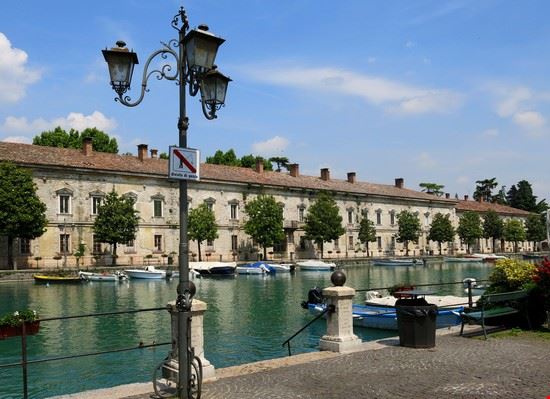  Peschiera del Garda cmyazbek - Shutterstock cmyazbek