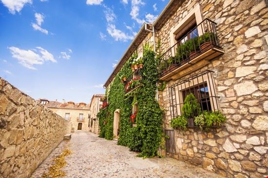 Pedraza Segovia Marques - Shutterstock Marques