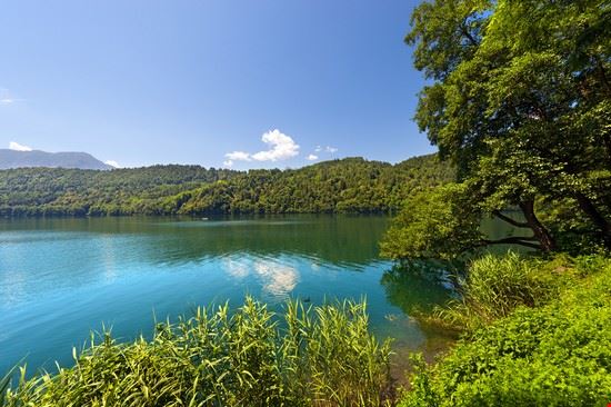 Lago di Levico Levico Terme Alberto Masnovo - Shutterstock Alberto Masnovo