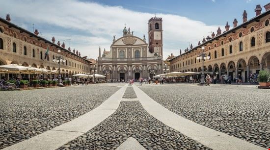 Piazza Ducale - Alexandre Rotenberg - Alexandre Rotenberg - Shutterstock