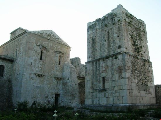  Sant'Angelo dei Lombardi Mentnafunangann - CC BY-SA 3.0 Mentnafunangann