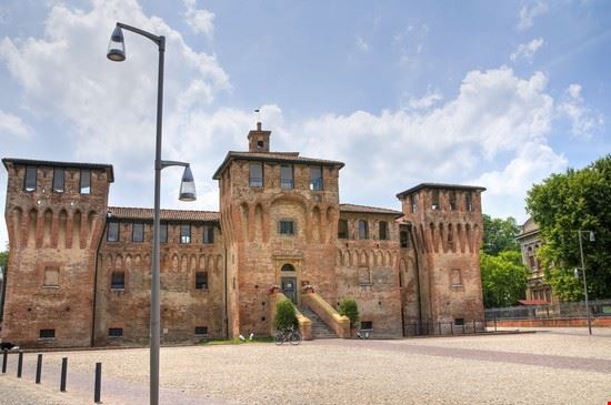 Rocca di Cento Cento Mi.Ti. - Shutterstock Mi.Ti.