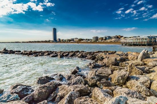 Skyscraper Cesenatico GoneWithTheWind - Shutterstock GoneWithTheWind