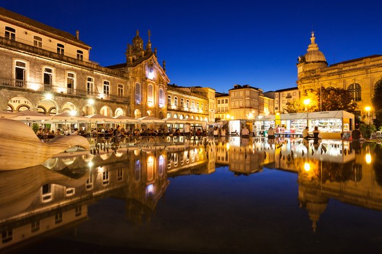 Sono queste le 8 piccole città-gioiello in Europa da visitare il prima possibile, e sono talmente belle da sembrare finte
