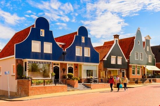 Volendam Amsterdam Anton_Ivanov / Shutterstock.com Anton_Ivanov / Shutterstock.com