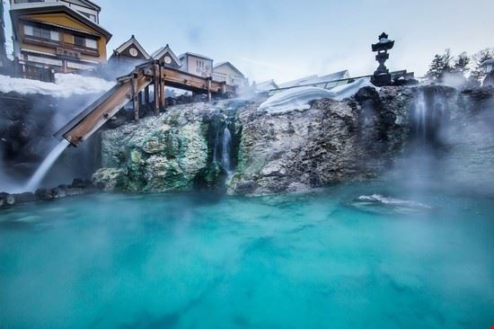 Onsen Tokyo Em7 / Shutterstock.com Em7 / Shutterstock.com