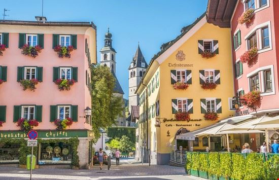  Kitzbühel ELEPHOTOS / Shutterstock.com ELEPHOTOS / Shutterstock.com