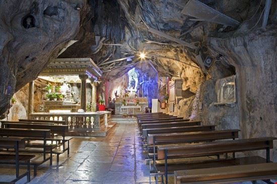 Santuario di Santa Rosalia Palermo Renata Sedmakova / Shutterstock.com Renata Sedmakova / Shutterstock.com
