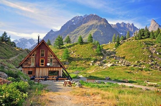  Courmayeur Arsenie Krasnevsky - Shutterstock Arsenie Krasnevsky