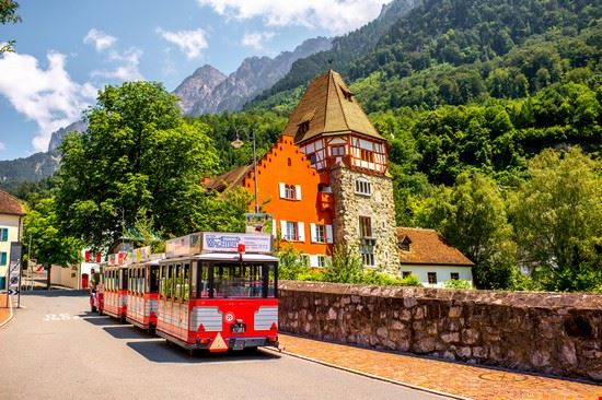  Vaduz RossHelen / Shutterstock.com RossHelen / Shutterstock.com