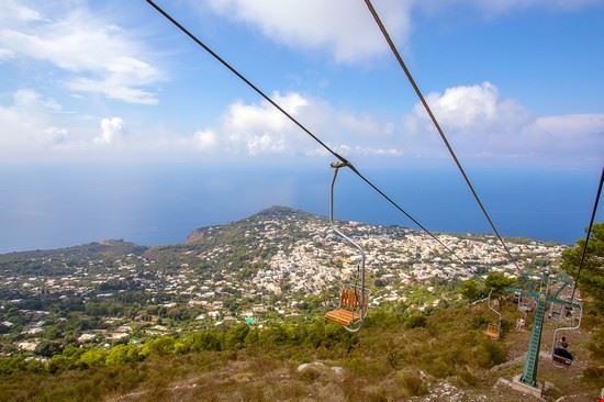 La seggiovia del Monte Solaro Anacapri BAHDANOVICH ALENA - Shutterstock BAHDANOVICH ALENA