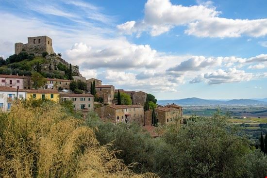 Il Castello di Montemassi Roccastrada Georgia Carini - Shutterstock Georgia Carini
