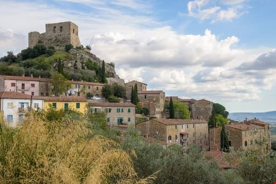 Il Castello di Montemassi Roccastrada Georgia Carini - Shutterstock Georgia Carini