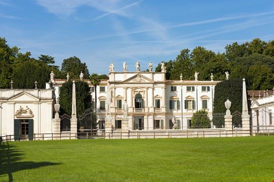 Villa Mosconi Bertani Negrar Alberto Masnovo / Shutterstock.com Alberto Masnovo / Shutterstock.com