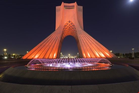 Torre Azadi - Udompeter - Udompeter - Shutterstock