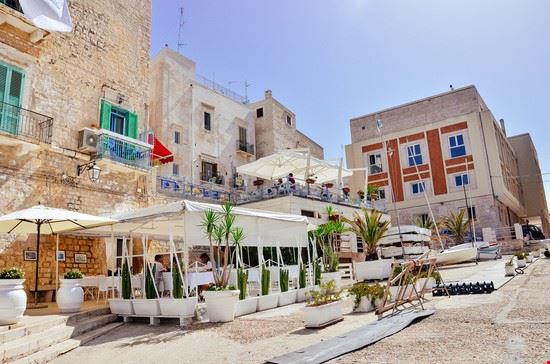 Centro storico Giovinazzo Deea / Shutterstock.com Deea / Shutterstock.com