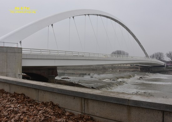 Nuovo ponte Meier (arch. Richard Meier)