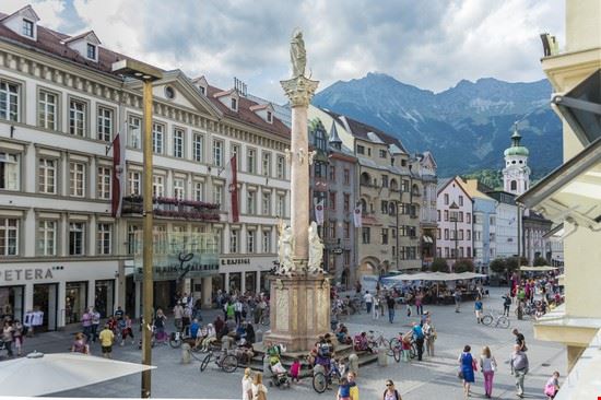 Maria-Theresien-Strasse Innsbruck Anibal Trejo / Shutterstock.com Anibal Trejo / Shutterstock.com
