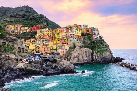 Manarola Manarola Boris Stroujko - Shutterstock Boris Stroujko