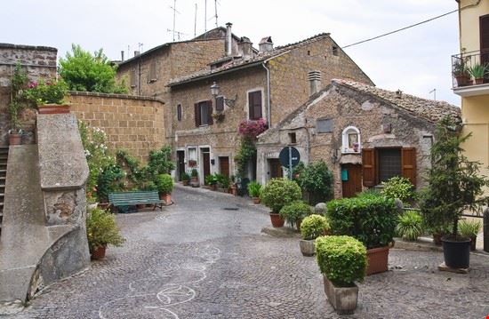 I cammini del Lazio: la Francigena della Tuscia Viterbo Shutterstock 