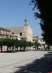 Piazza Cavour con lo sfondo il Castello Chiaramontano