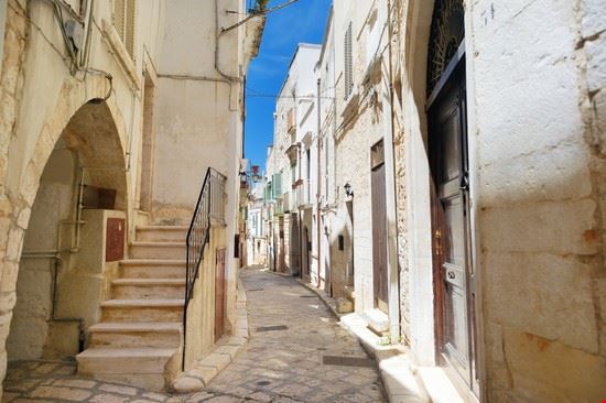 Visita ai monumenti Conversano MNStudio - Shutterstock MNStudio