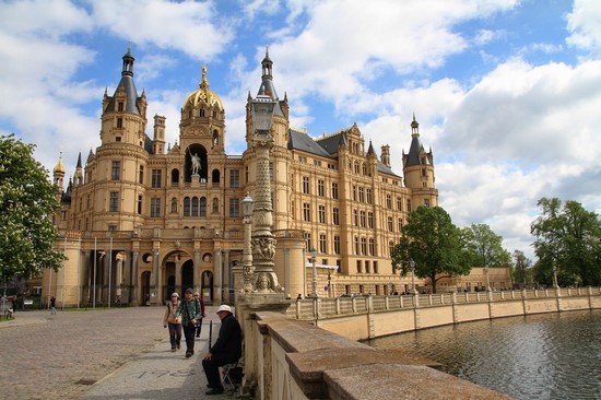 Si trova in Germania e sembra uscito da una favola: il castello delle 600 stanze è troppo bello per essere vero ma esiste davvero
