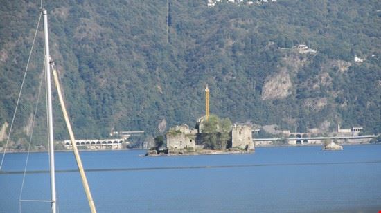 Castelli di Cannero I castelli in ristrutturazione  