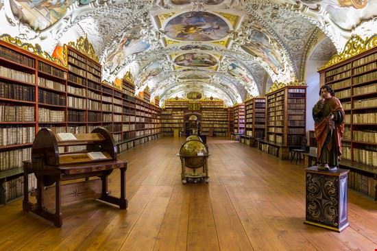 Il Monastero Strahov Praga DaLiu / Shutterstock, Inc. DaLiu / Shutterstock, Inc.