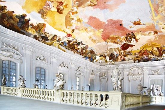 La Residenz: un capolavoro d'arte Wurzburg Igor Plotnikov / Shutterstock, Inc. Igor Plotnikov / Shutterstock, Inc.