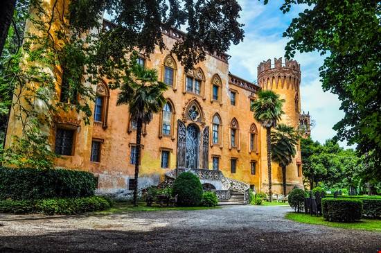 Un fantasma di 27 anni e una bellezza senza tempo: è il misterioso castello neogotico che non pensavi di trovare qui