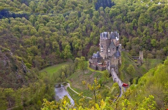 Castello di Eltz Coblenza (Koblenz) Walencienne - Shutterstock Walencienne
