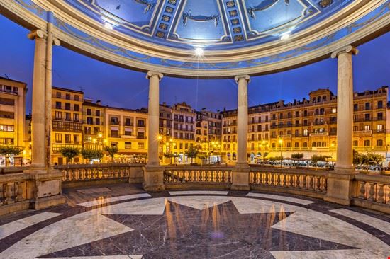  Pamplona Sergey Dzyuba / Shutterstock, Inc. Sergey Dzyuba / Shutterstock, Inc.