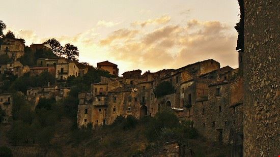 Un luogo magico Romagnano al Monte Alessandro Bonvini - CC BY 2.0 Alessandro Bonvini