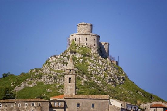 Castello - edella @shutterstock.com - edella @shutterstock.com - edella @shutterstock.com