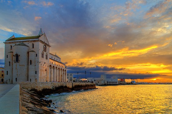 Trani al tramonto