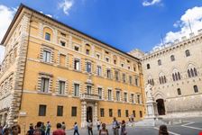 siena piazza salimbeni