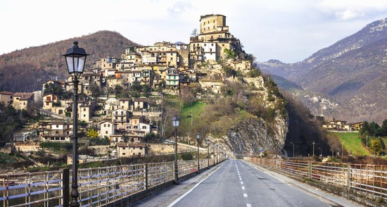 Castel di Tora